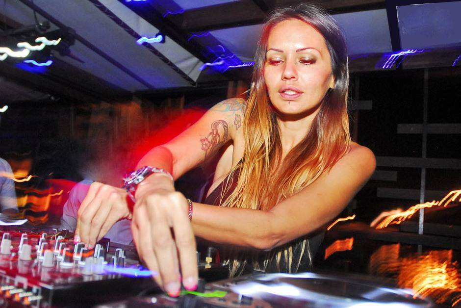 best female dj faridabad